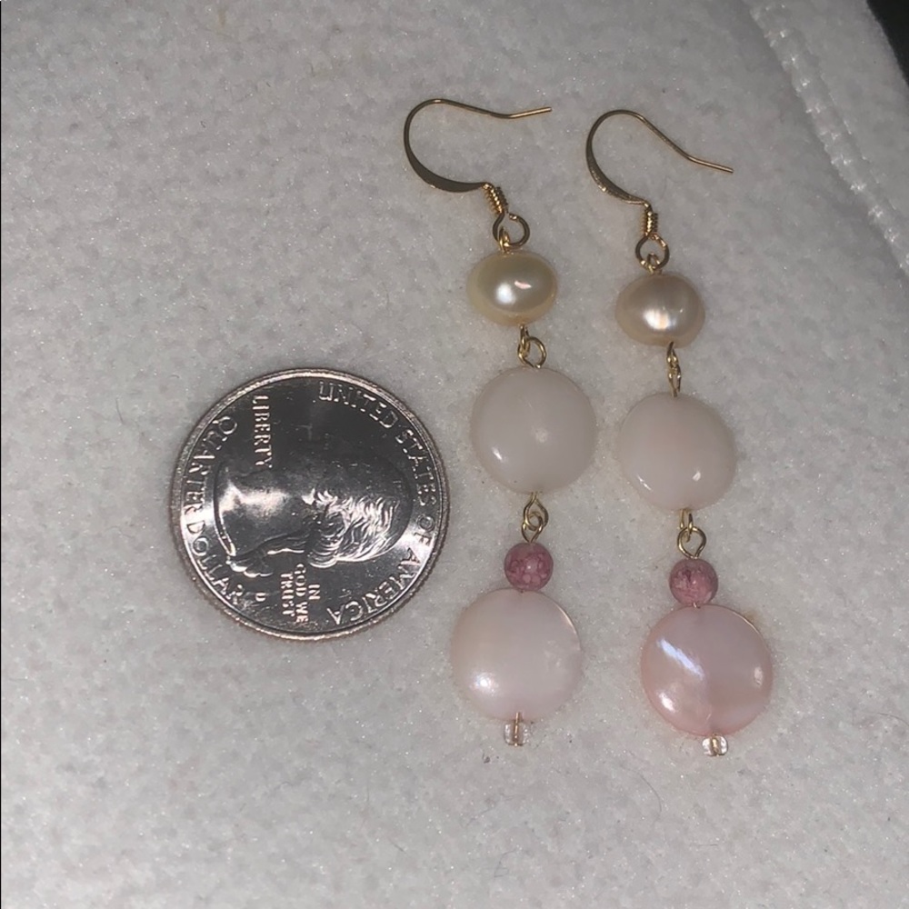 Hand Beaded Pink fresh water pearl Shell dangle earrings